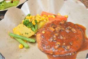 Vegan Festival di Malioboro Mall Sajikan Jamur Crispy Hingga Steak Tempe  