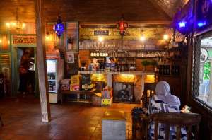 Ibaia Coffee, Interior Klasik dan Gemericik Air