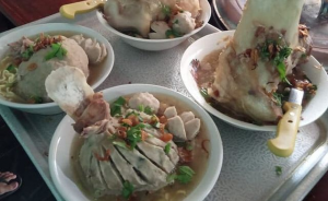 Mantapnya Bakso Iga di Warung Pak Diki