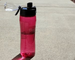 Tips Menghilangkan Bau Tak Sedap pada Botol Minum 