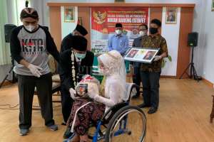 Unik, Pasangan Disabilitas Menikah Maharnya Beras 5 Kilogram