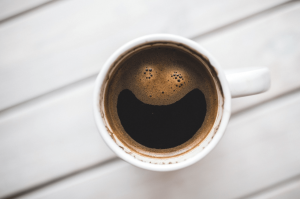 Tips Membersihkan Noda Bekas Kopi di Karpet 