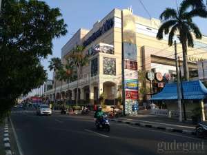 Plaza Ambarrukmo Kembali Buka Tenant Sektor Esensial dan Resto