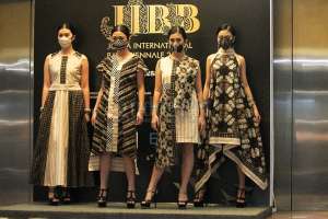 6 Desainer Milenial Tampilkan Busana Batik di Fashion Show Borderless Batik 