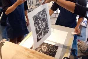 “Carborundum Collagraph”, Eksplorasi Teknik Brush Strokes dalam Printmaking